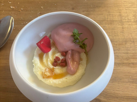 佩妮切酒店主图