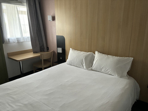 Kyriad ECO - 洛里昂拉内斯特主图