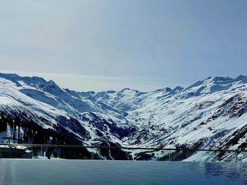 里默尔酒店主图