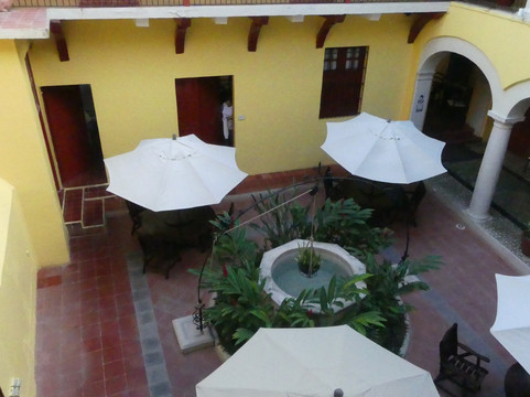 卡斯特尔玛酒店主图