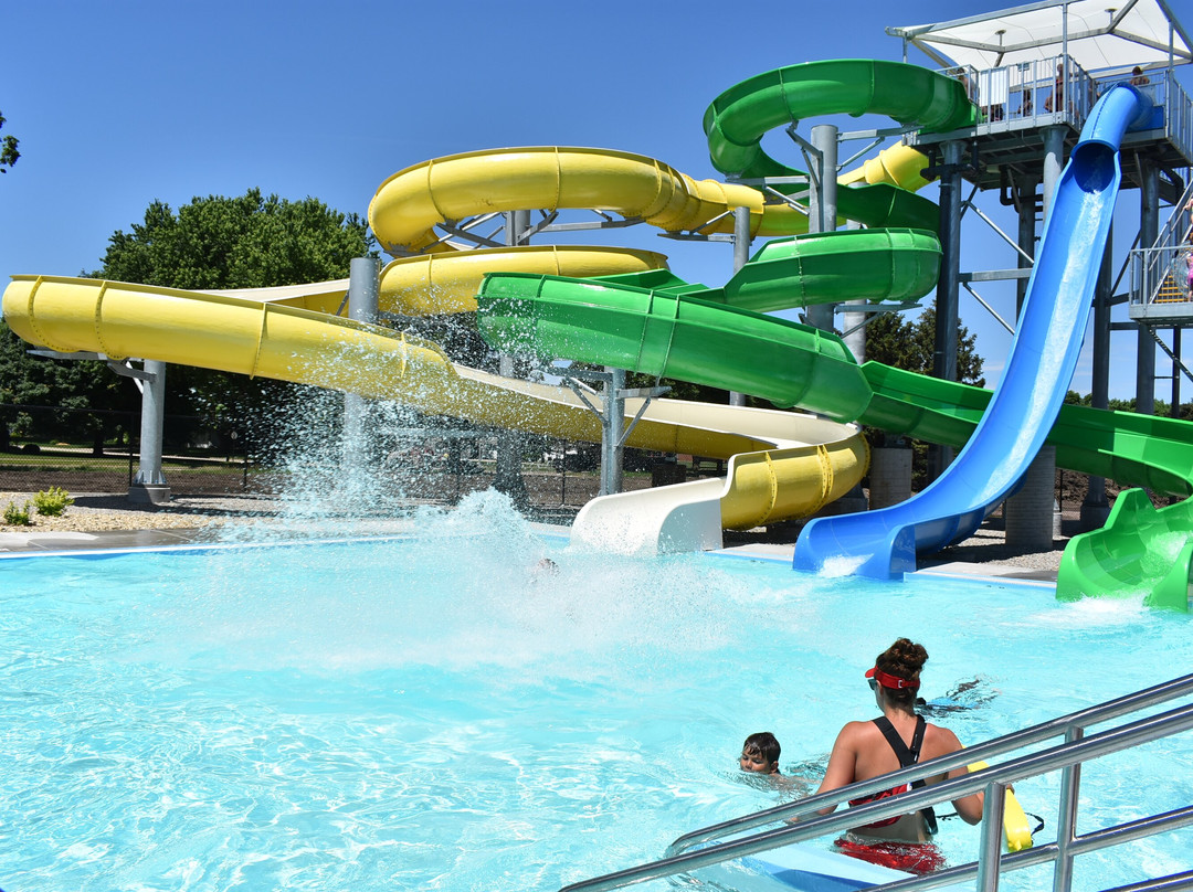 All Seasons Center: Siouxnami Waterpark and Vernon Arena-Sioux Center必去景点