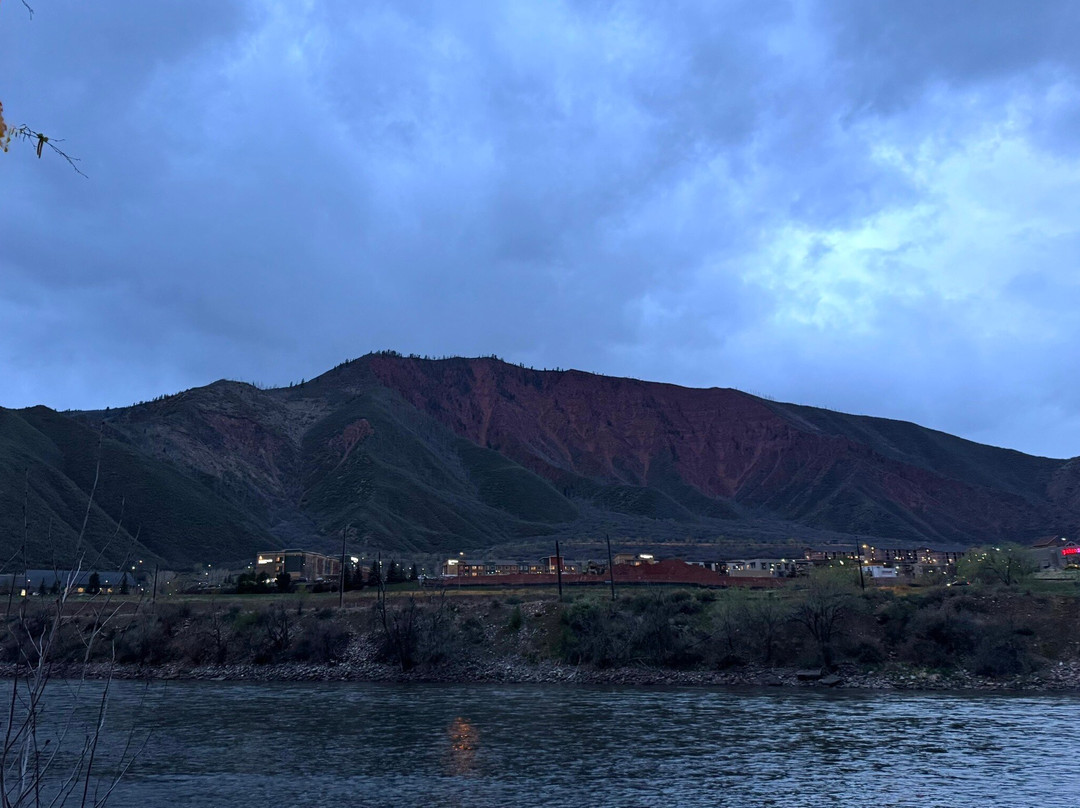 Iron Mountain Hot Springs-格伦伍德温泉必去景点
