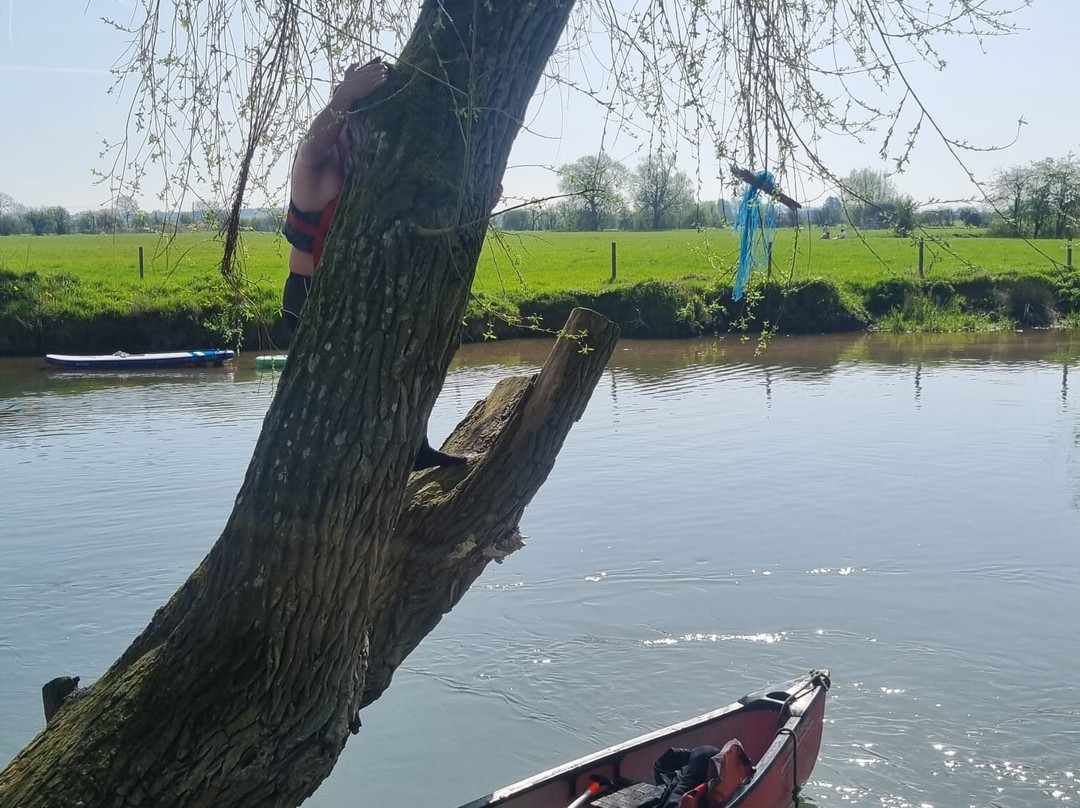Cotswold Canoe Hire-莱奇莱德必去景点