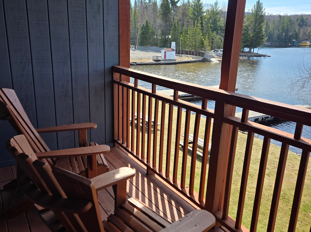 Water's Edge Inn主图