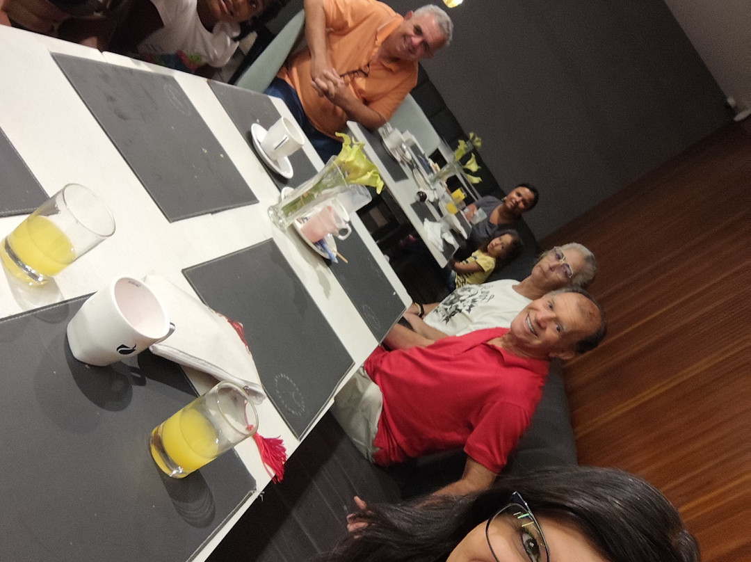 若昂佩索阿凯艺全套房酒店主图