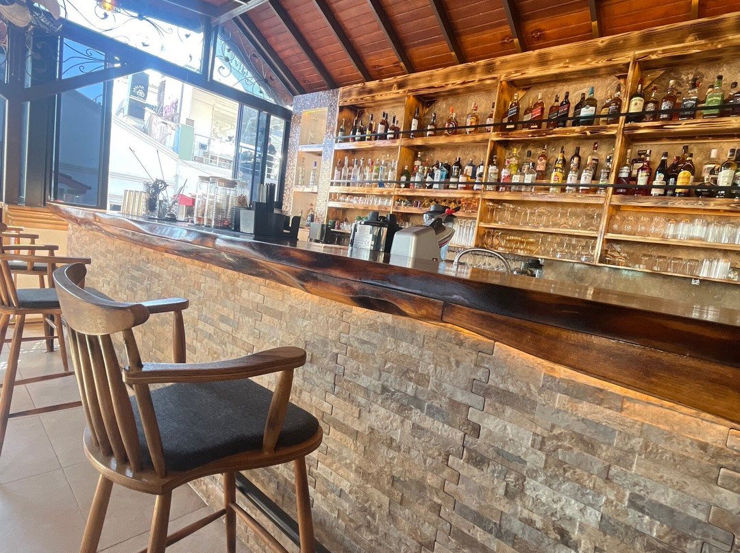 Rallzees Pub