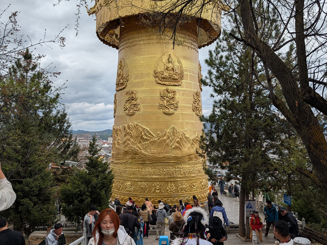 龟山公园-香格里拉县必去景点