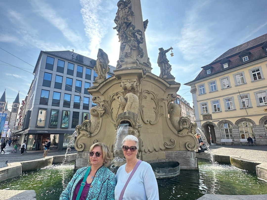 Vierroehrenbrunnen-维尔茨堡必去景点
