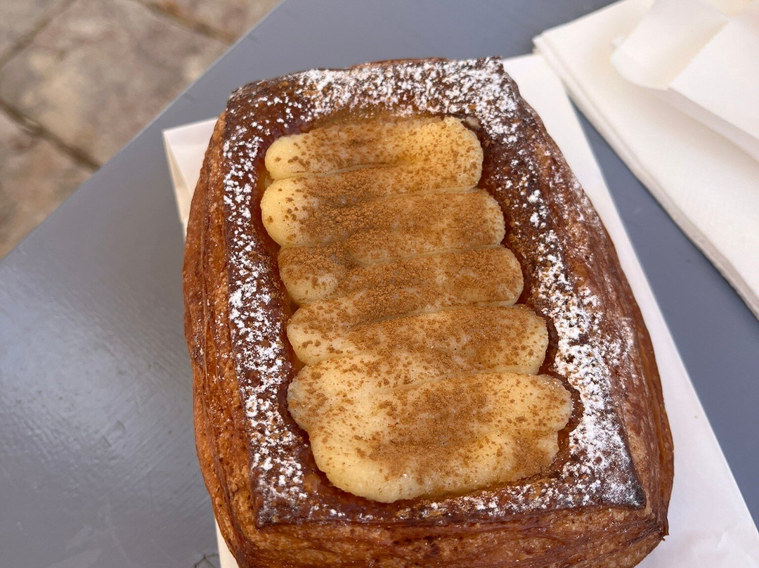 Croissaint The Holly Crust Hydra