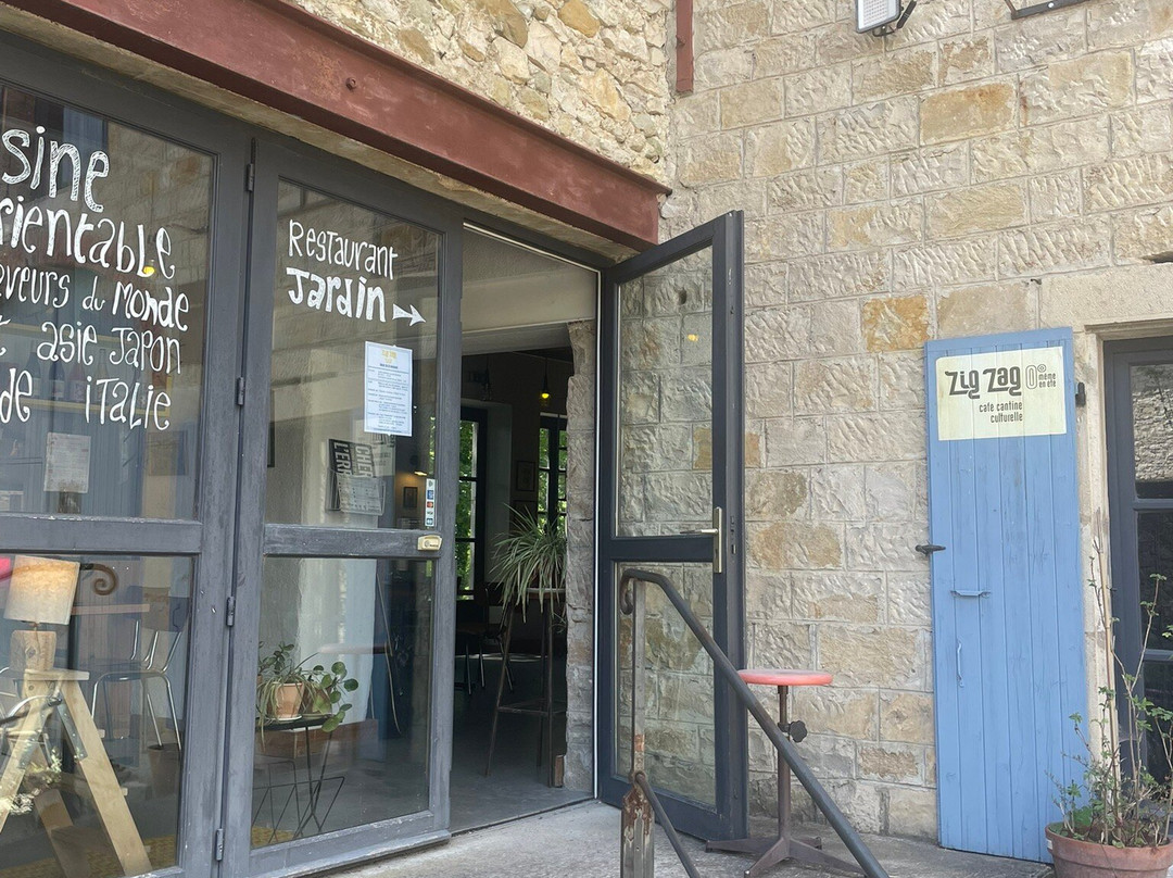 Zig Zag Café