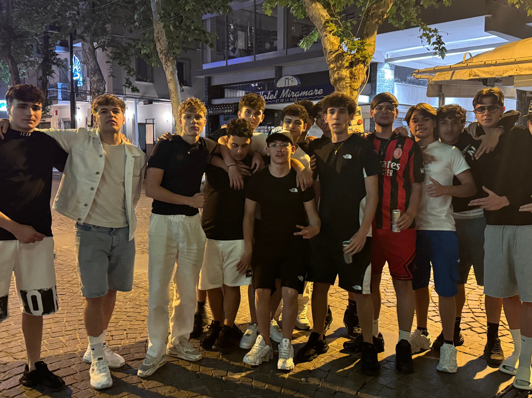迪普拉塔尼酒店主图