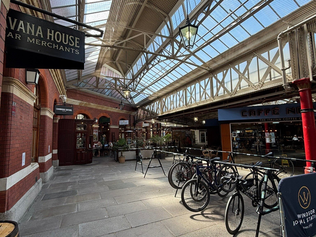 Windsor Royal Shopping-温莎必去景点
