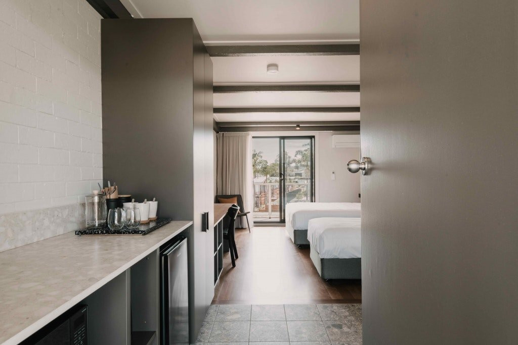 Black Dolphin Resort Motel主图