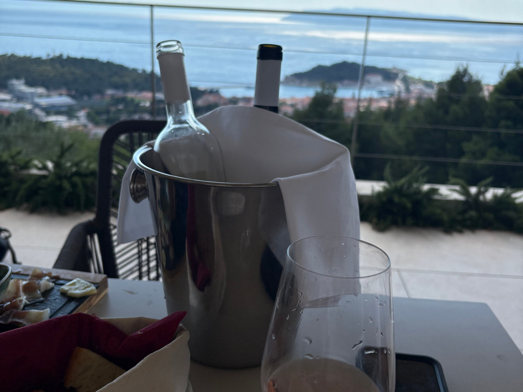 Winery Kusić-玛卡沙必去景点