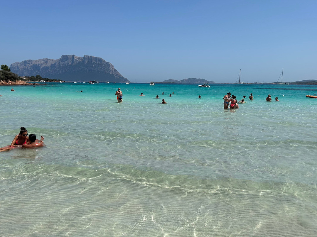 Porto Istana Beach-奥尔比亚必去景点
