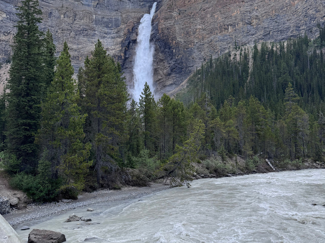 Takakkaw Falls-幽鹤国家公园必去景点