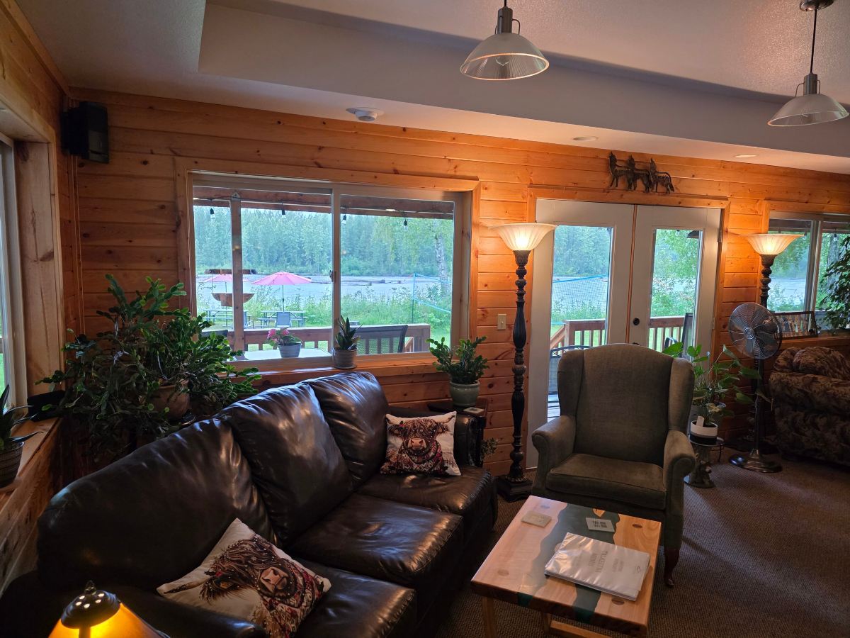 Backwoods Cabins at Susitna River Lodge-旅行者