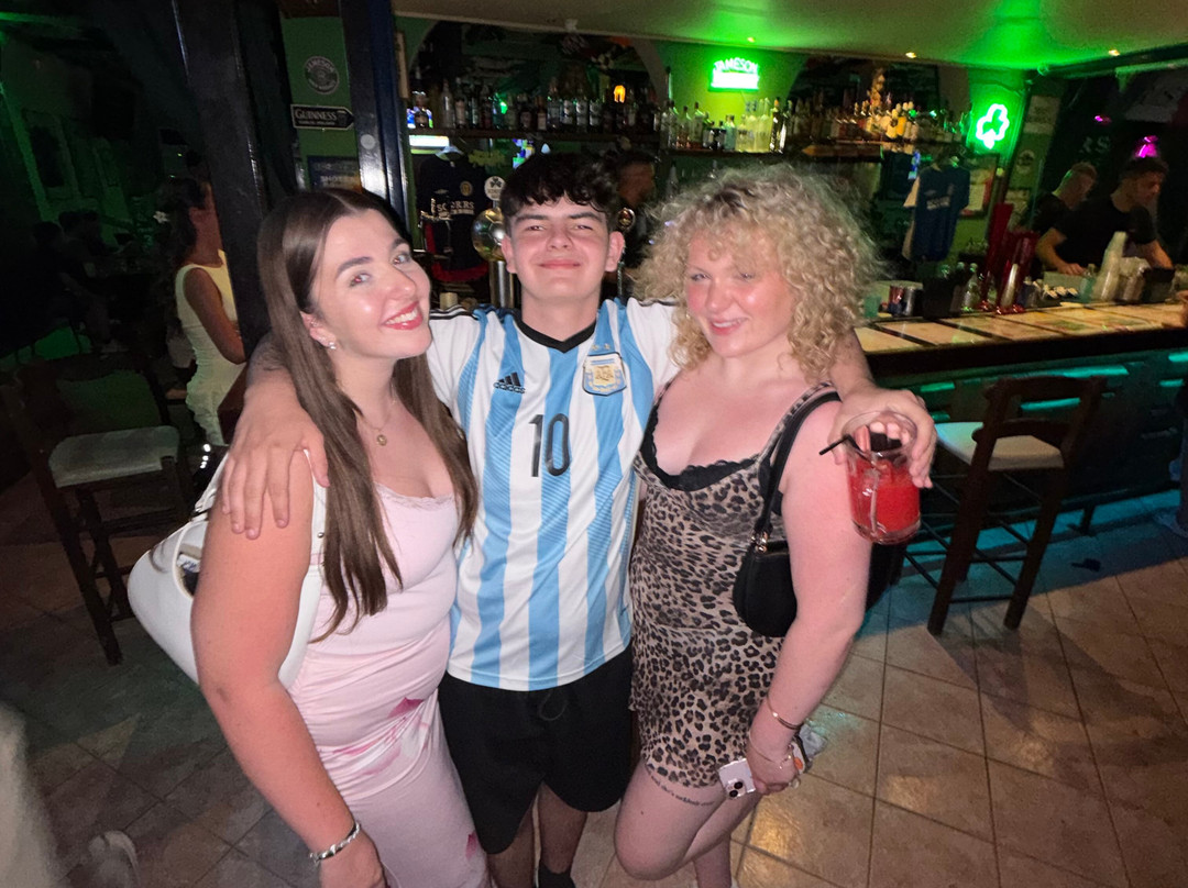 Scorers Irish & Sports Bar-Kavos必去景点