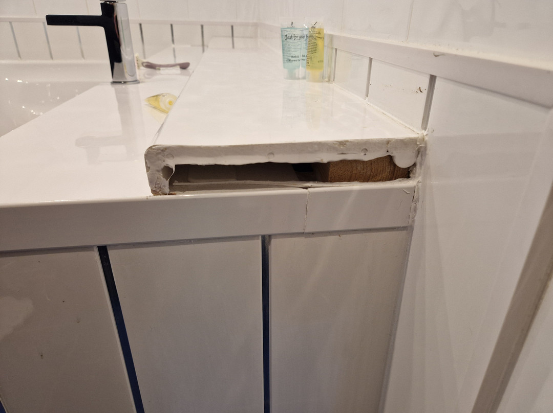 卡斯特卡里酒店主图