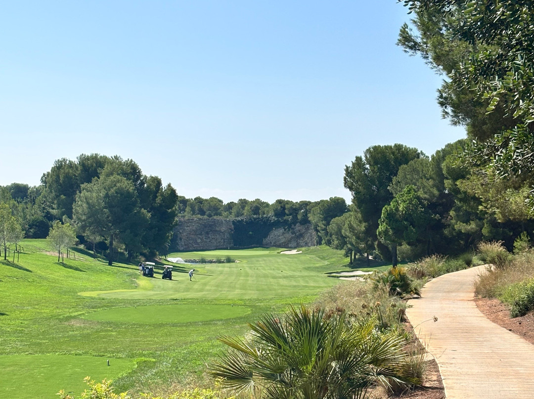 Infinitum Golf Hills-萨洛必去景点