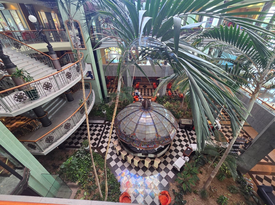尼瓦利亚花园酒店主图