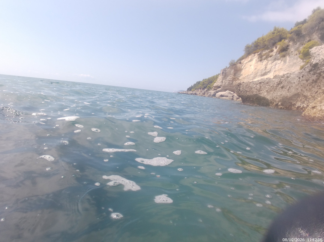 Spiaggia dei Sassolini-Scauri必去景点