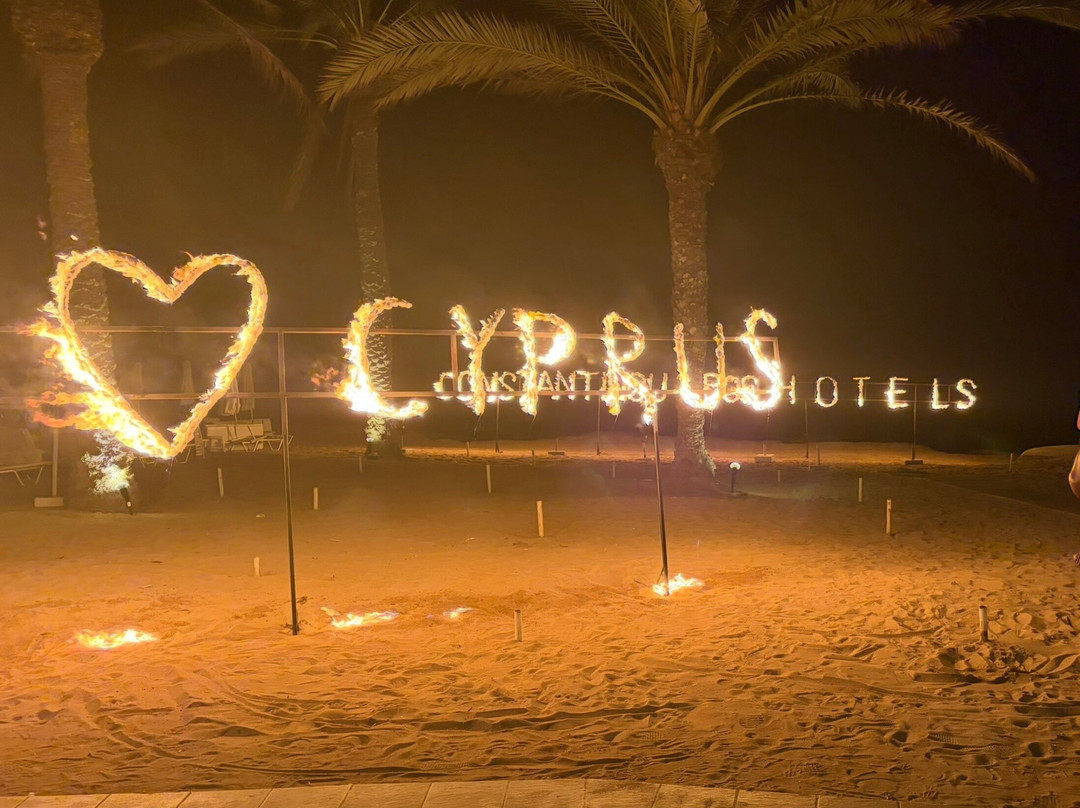 Constantinou Bros Pioneer Beach Hotel主图