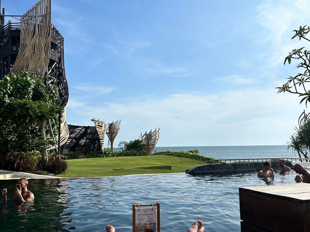 Luna Beach Club-Belalang必去景点