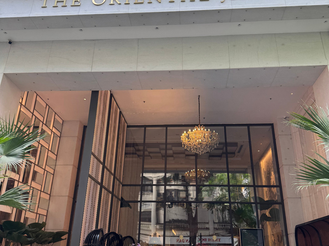 东方翡翠酒店主图