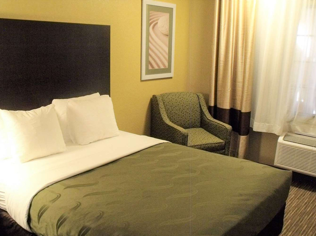 Clarion Pointe Winslow I-40主图