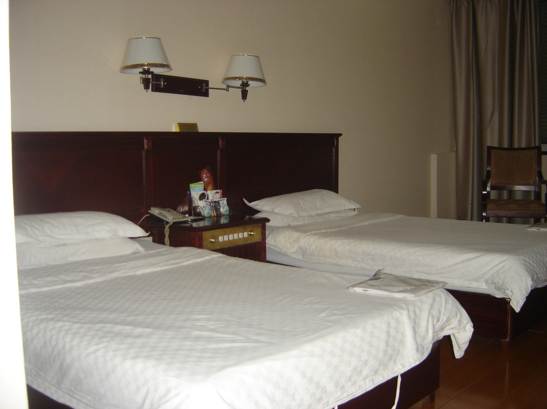 介休市酒店住宿-丰源泰宾馆