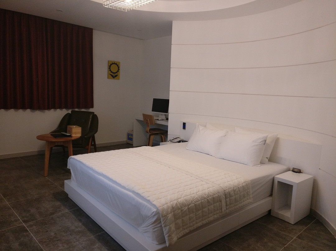 Instar Tourist Hotel
