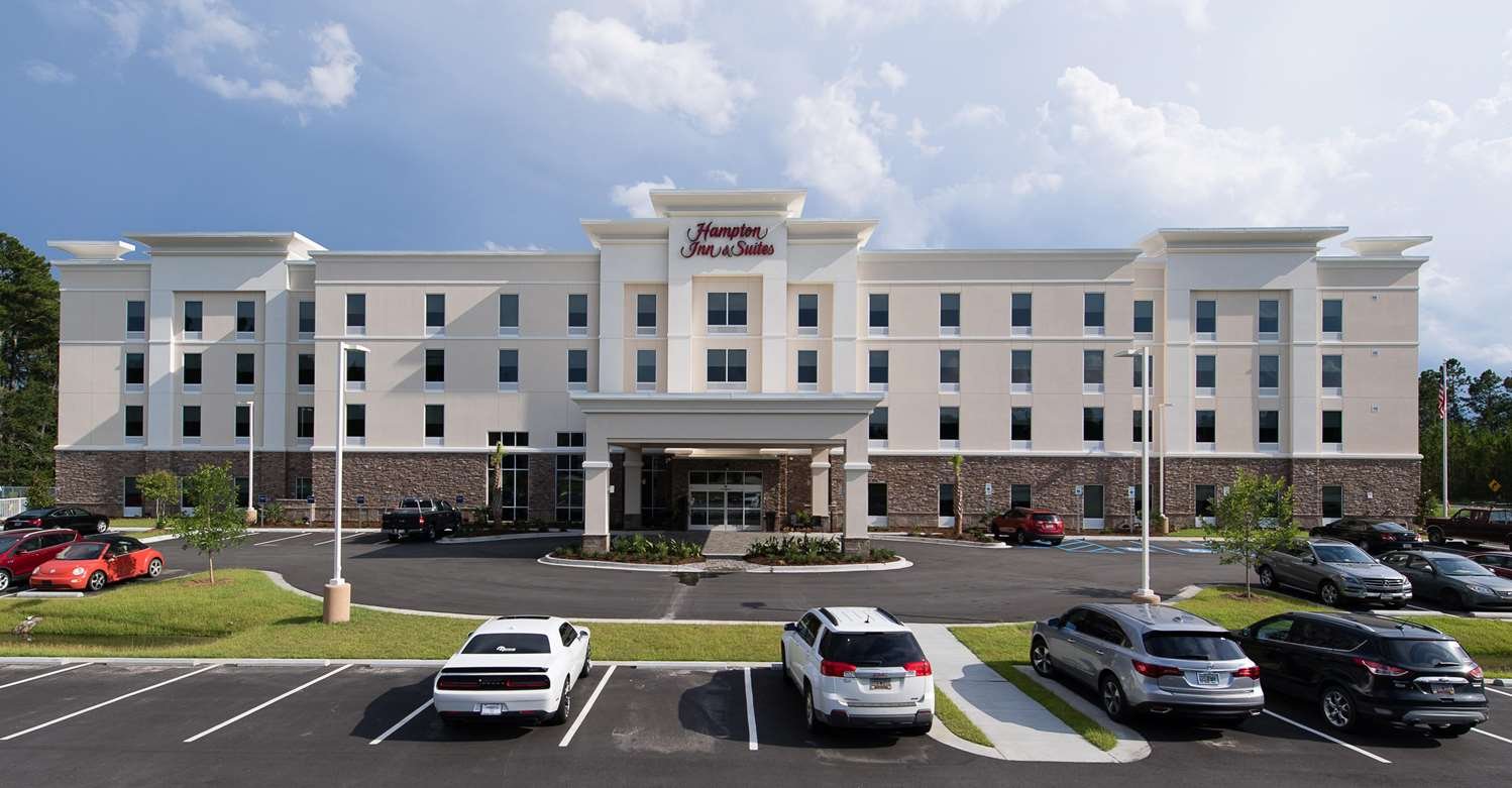 Hampton Inn & Suites Fayetteville-官方