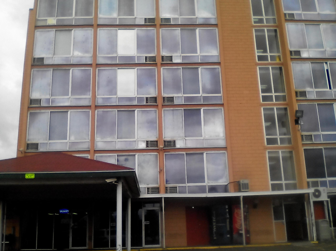 Super 8 by Wyndham Laredo