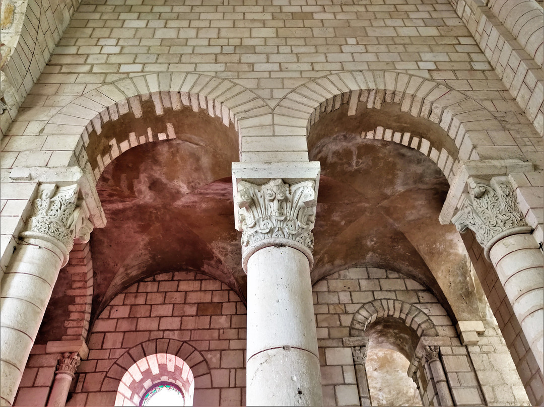 Ancienne Abbaye Saint-Pierre Et Saint-Paul