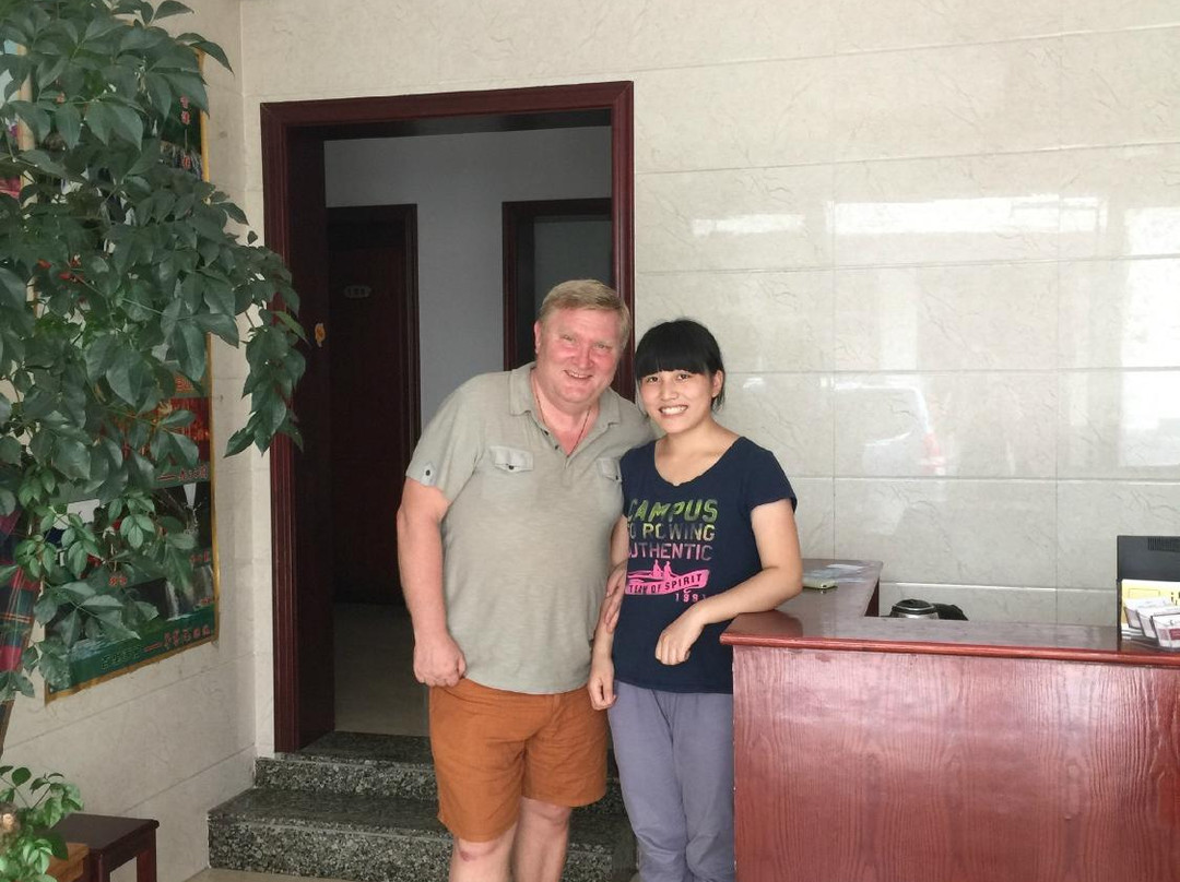 臣苑大酒店主图