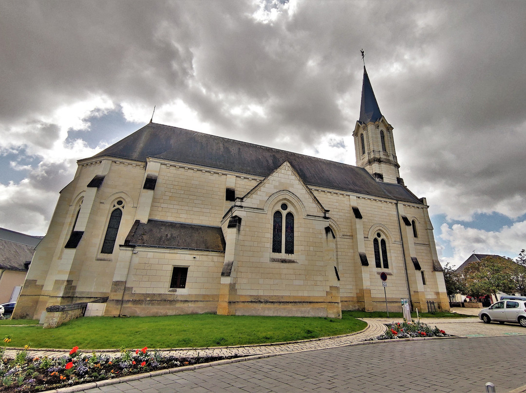 Eglise Saint-Maurice a Avoine景点图片