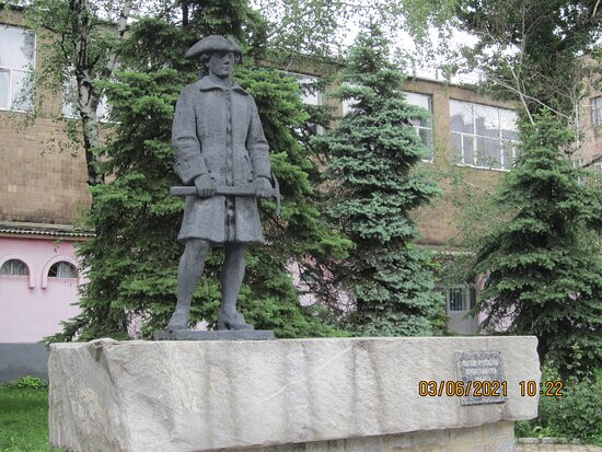Monument to Grigoriy Kapustin-Makiivka必去景点