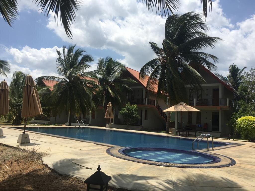 椰子花园餐厅酒店主图