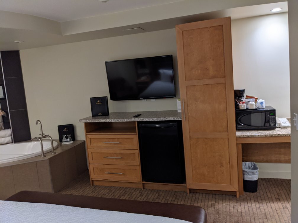 Bonnyville Neighbourhood Inn主图