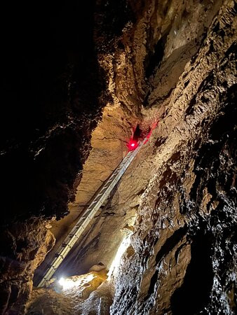 Caverns At Natural Bridge-天然桥必去景点