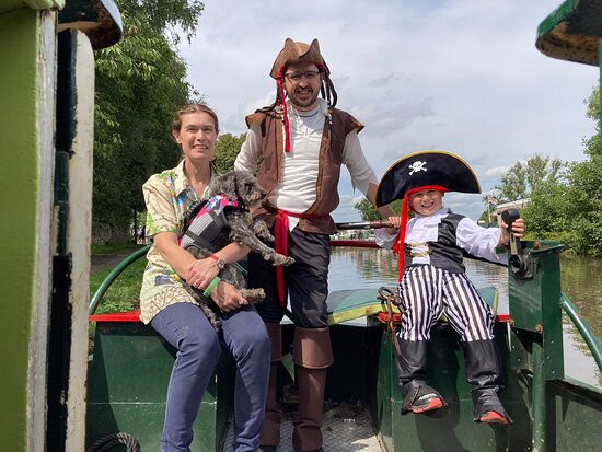 Phoenix Day Boat Hire-Whaley Bridge必去景点