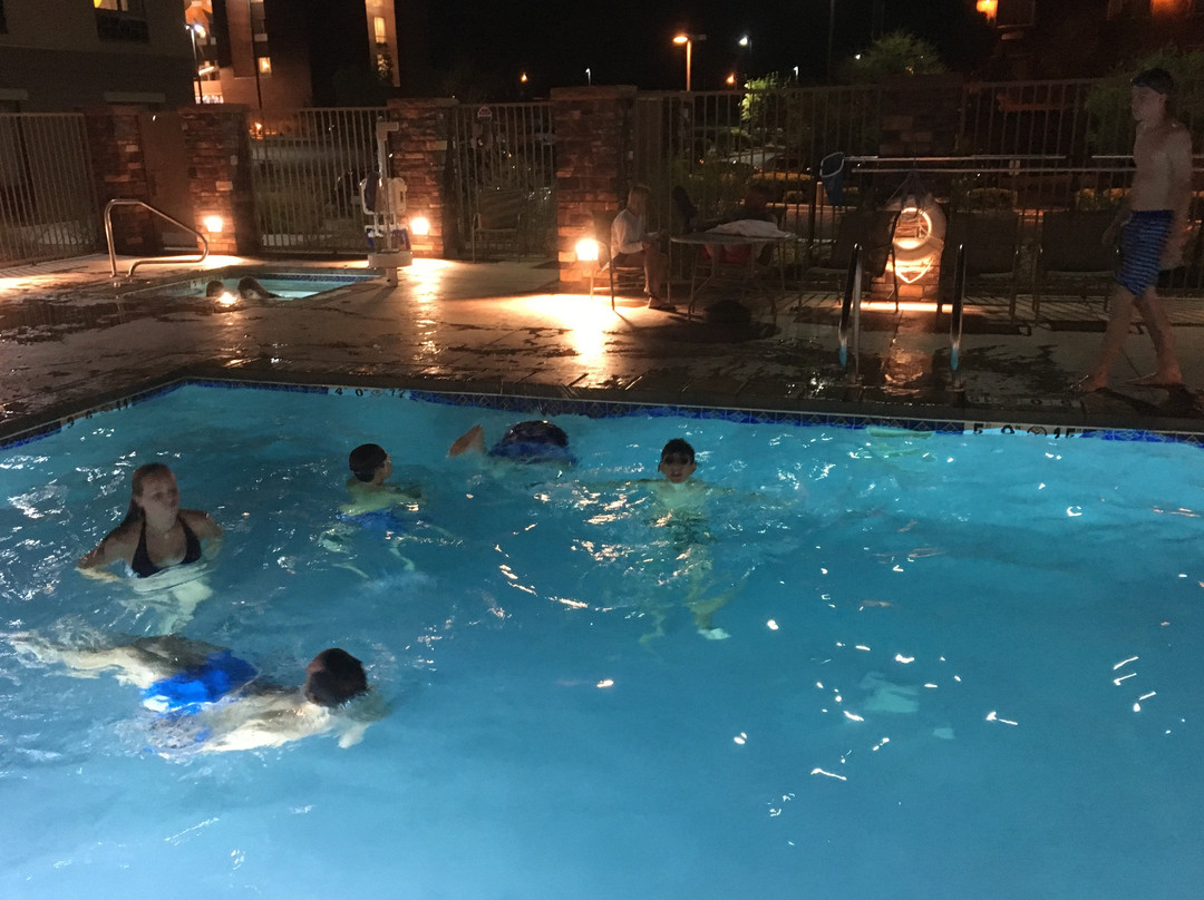 佩吉智选假日酒店-鲍威尔湖区