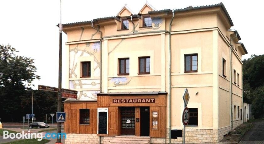 Restaurace a Penzion U Zamecku