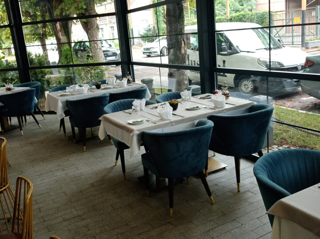 工业 1853 号酒店