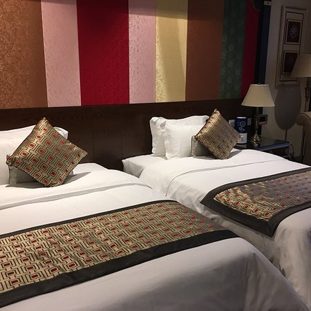 雪域花园温泉酒店主图