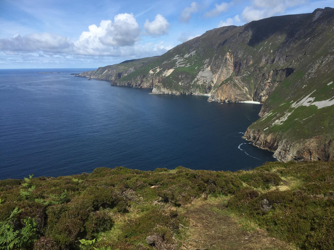 Cliffs of Bunglas景点图片