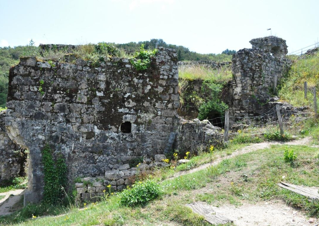 Ruines De Château Des Cardaillac