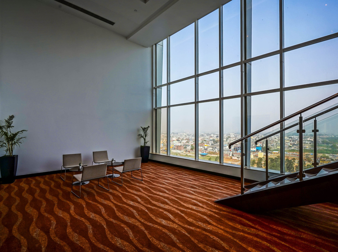 大诺伊达皇冠假日酒店主图