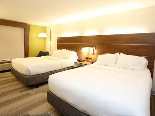 纽波特纽斯假日酒店及套房主图